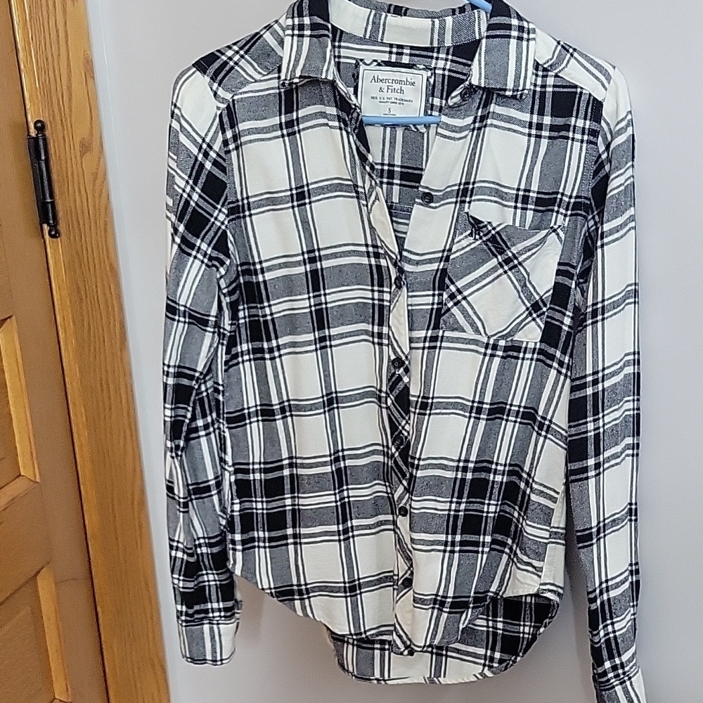 Abercrombie & Fitch Black and White Plaid Shirt